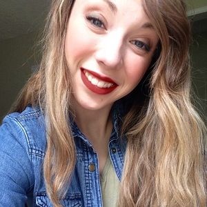 Meet your Posher, Elizabeth