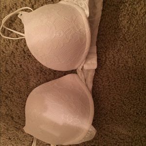 white lace bra