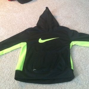 Nike Boys Hooded therma Sweatshirt