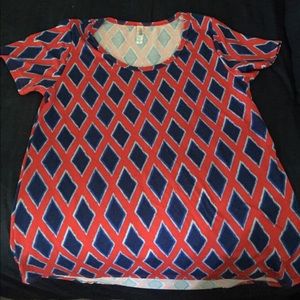 EUC LuLaRoe classic tee