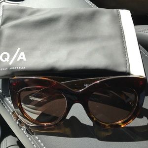 Brand new!!! Never worn - black/brown.