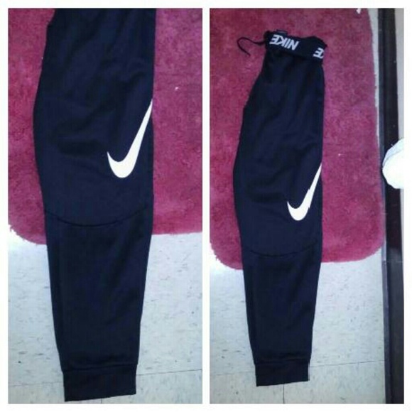 Nike sweatpants joggers
