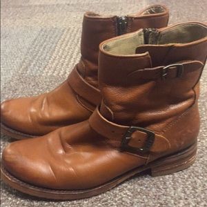 Frye Veronica Belted Short Boot in Cognac