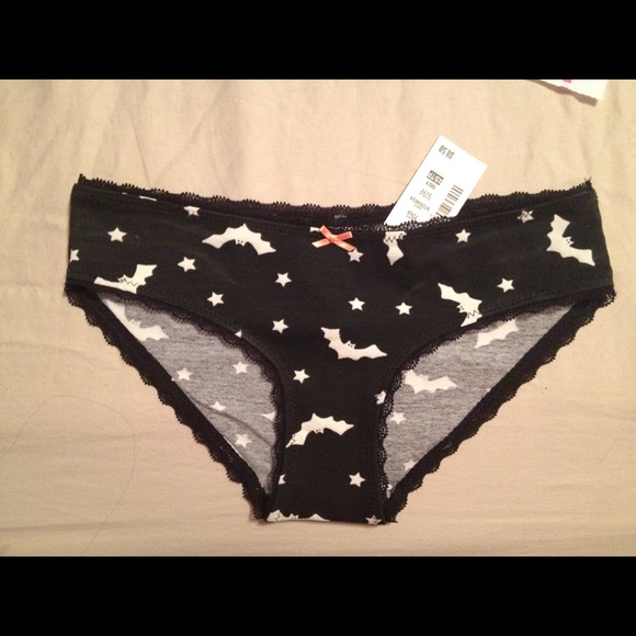 NWT glow in the dark Aero Halloween panties