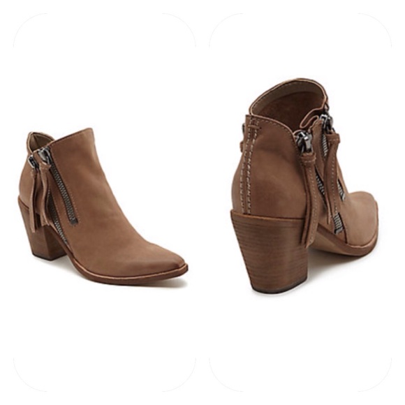 ๐๐Dolce Vita Leather Zip Tassel Ankle Bootie - Picture 3 of 8