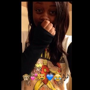 Meet your Posher, Destinee