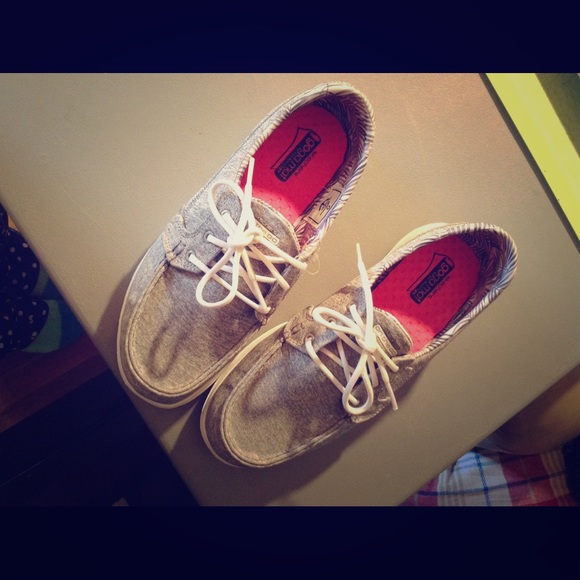 Skechers gogo mat boat shoes