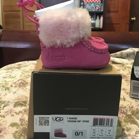 Pink uggs - Picture 3 of 3