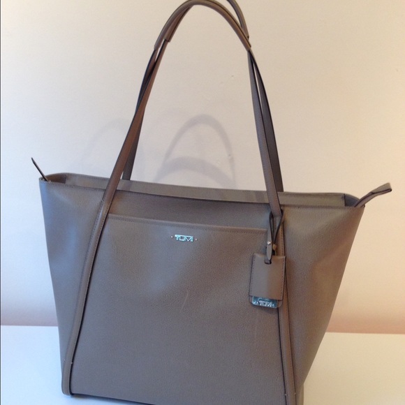 Tumi tote bag