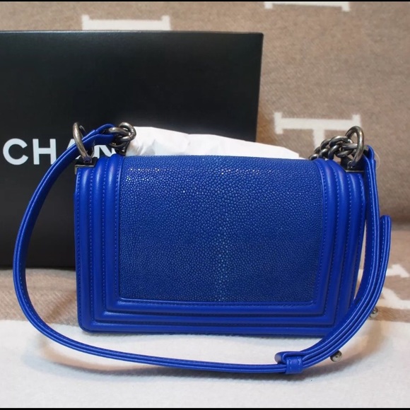 Electric blue stingray Chanel leboy bag - Picture 4 of 4