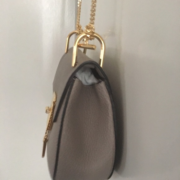 Handbags - Picture 2 of 3