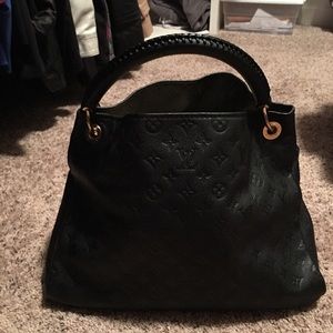 Authentic Louis Vuitton Artsy MM