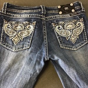 Miss Me Jeans size 31. Cute detail on pockets