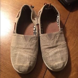 Cute girls Toms