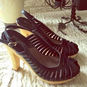 Michael Kors size 5 peep toe shoes 👠