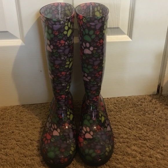 Paw print wellies