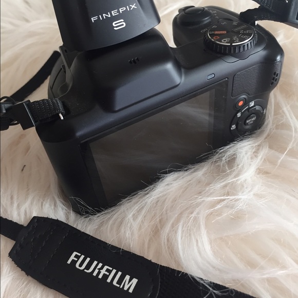 Fujifilm camera (barely used) - Picture 4 of 4