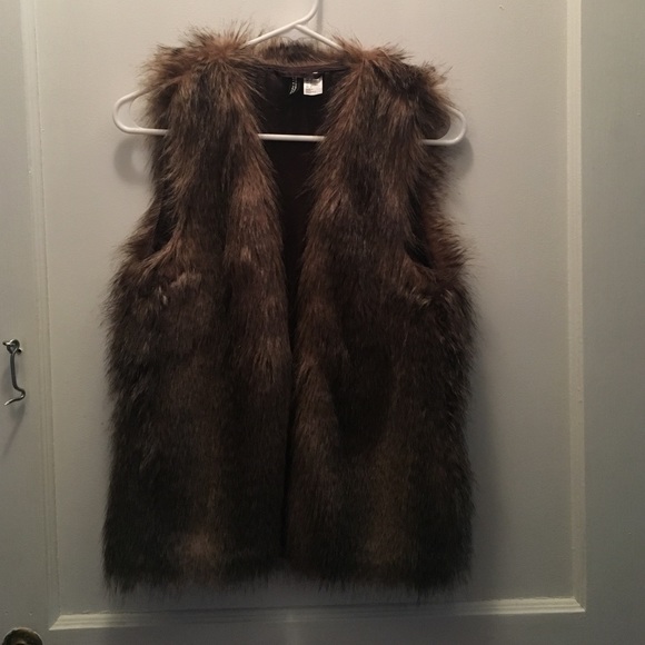 H&M Faux fur vest