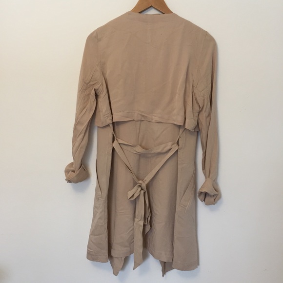 Thread & Supply • Kerrigan Drape Trench - Picture 4 of 4