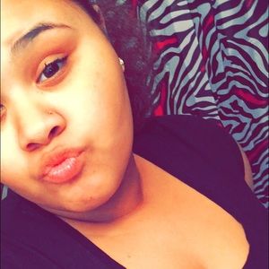 Meet your Posher, Kayla