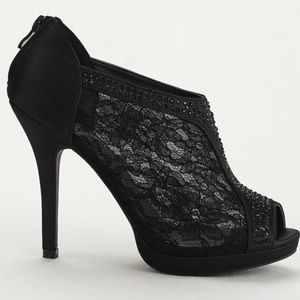 David's Bridal Peep Toe, lace and sequin Pumps