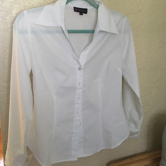 White button down blouse.