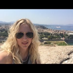 Meet your Posher, Anna