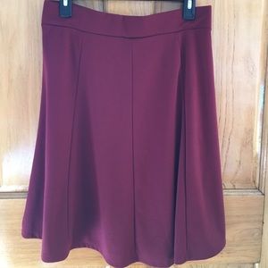 ❌ SOLD ❌ Old Navy burgundy skirt