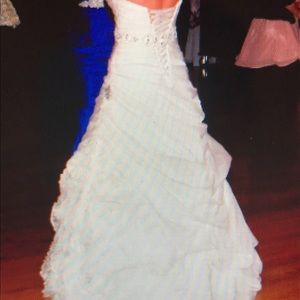 Essence of Australia wedding gown