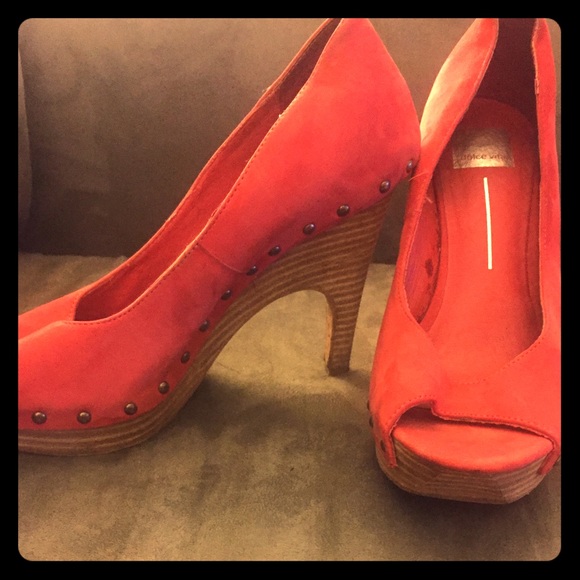 🌺3 for $12 🌺 Dolce Vita red suede heel