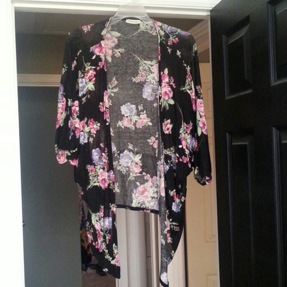 Black small floral kimono