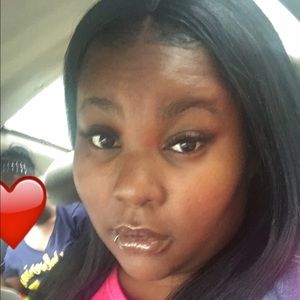 Meet your Posher, Ayannia