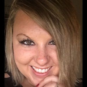 Meet your Posher, Katelyn