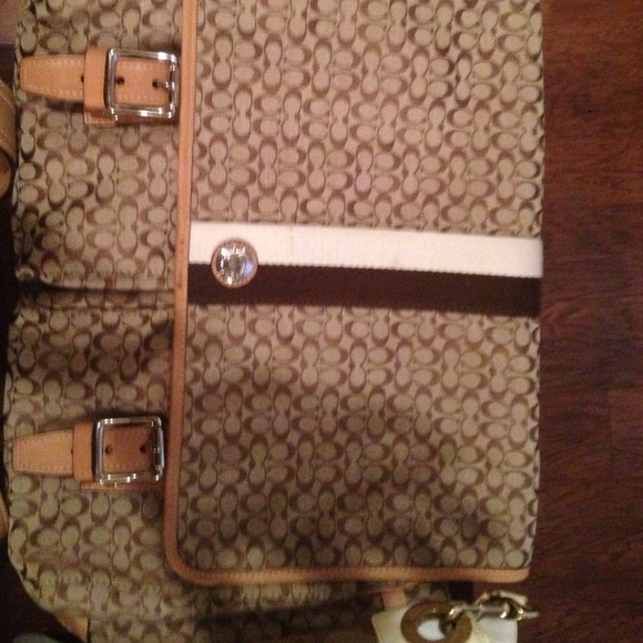 1 coach lap top bag , 3 coach purses. - Picture 2 of 4