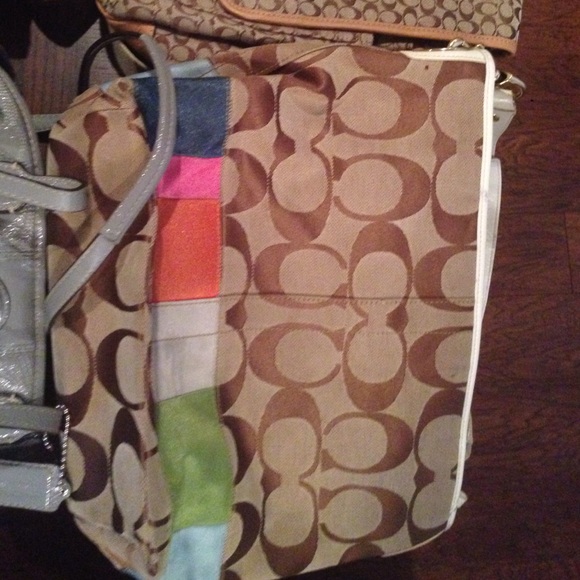 1 coach lap top bag , 3 coach purses. - Picture 4 of 4