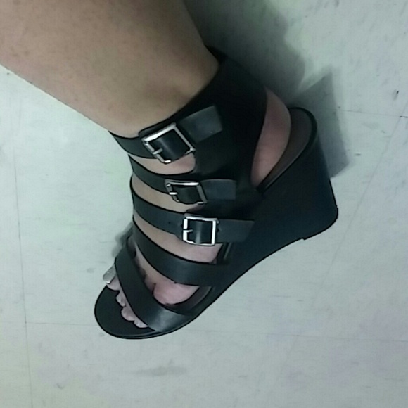 PLATFORMS - Picture 3 of 4