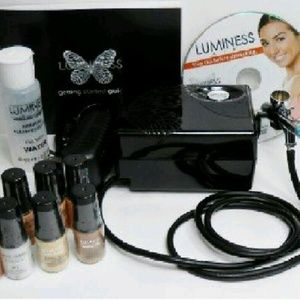 !FLASH SALE! LUMINESS AIRBRUSH COMPLETE MAKEUP KIT