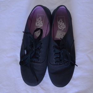 Vans Authentic Lo-Pro in Navy