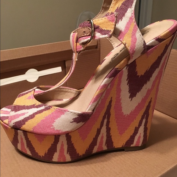 Nine West 5.5 M wedges - Picture 1 of 3