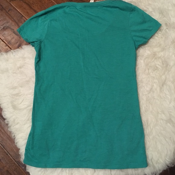 Comfy green scoop neck tee - Picture 4 of 4