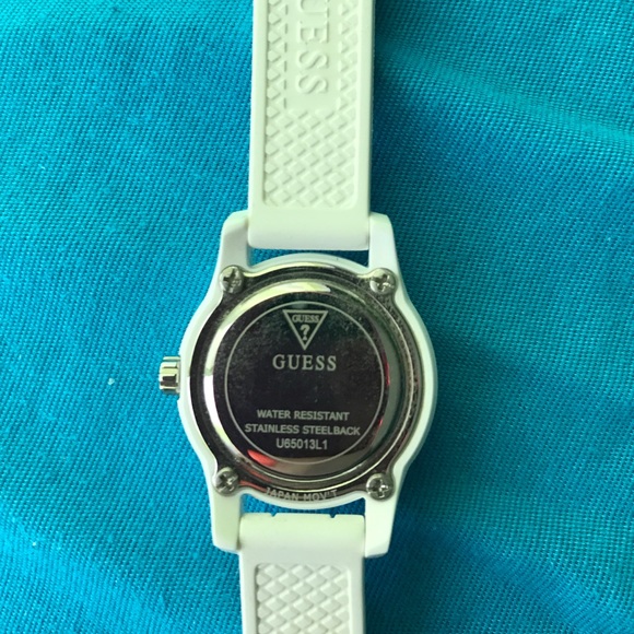 White Guess wrap around watch - Picture 4 of 4