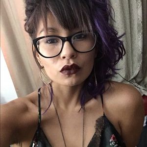 Meet your Posher, Nadia