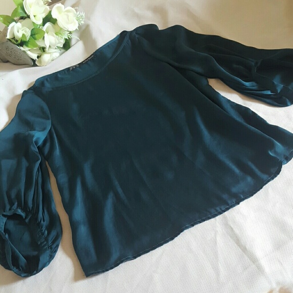Zara Tops - ZARA BLOUSE SIZE XS