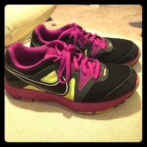 Black pink and green Nike lunarfly 3