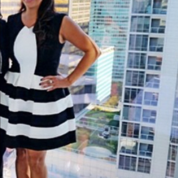 ✔️ Beautiful black and white dress