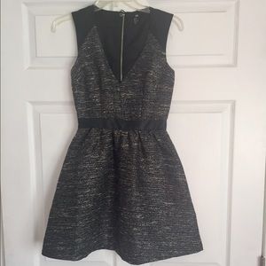 LBD (little black/grey dress)