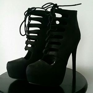 Strapy Lace up platform heal