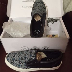 Inkkas Slip On Shoes ~ Barcelona m 10 / w 12