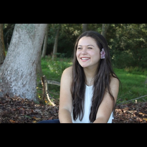 Meet your Posher, Shelby - Picture 3 of 3