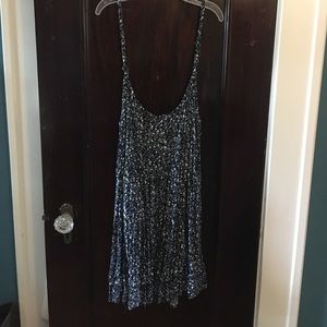 Black blue and white flowery dress/tunic